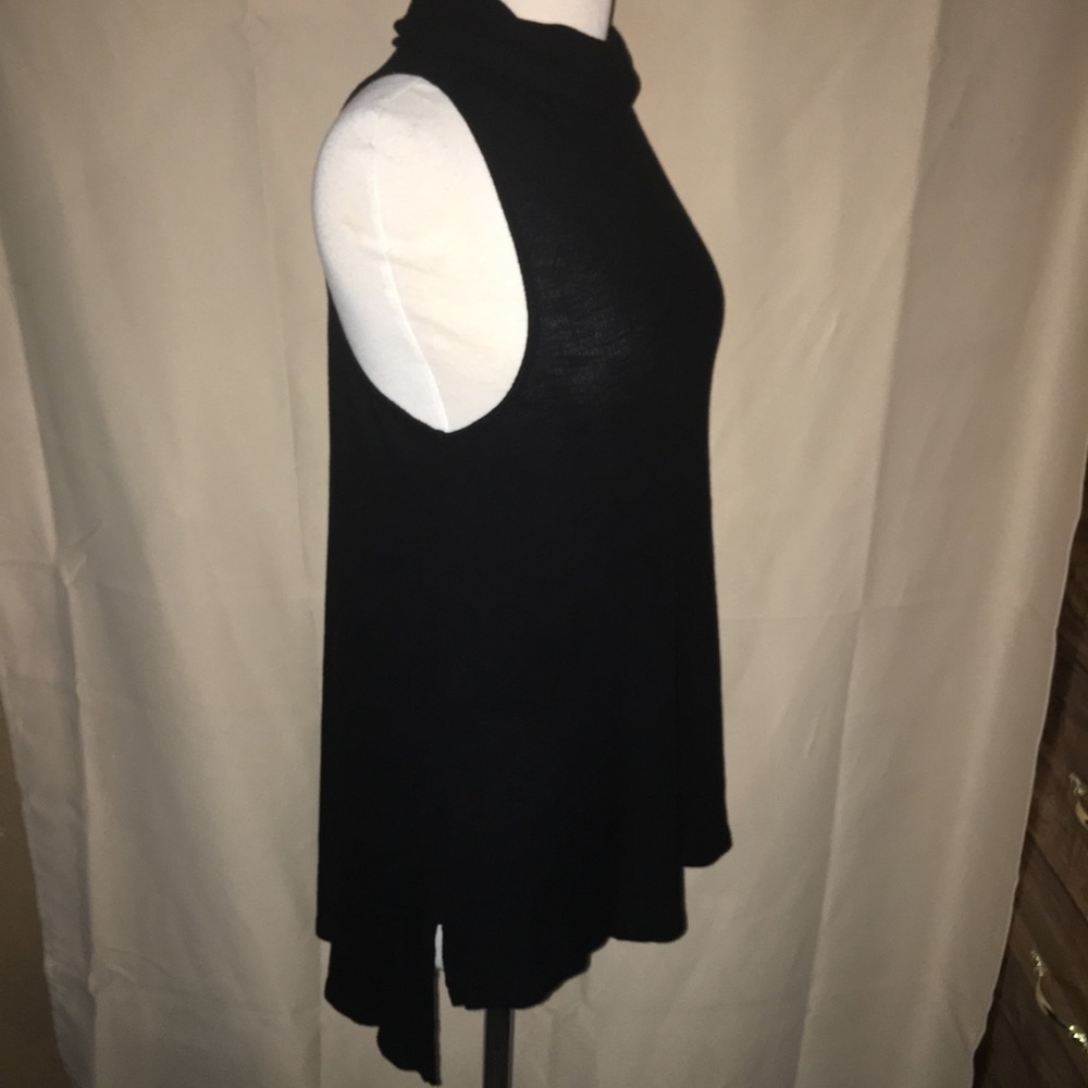 Sun & Shadow Cowl‎ Neck Short Sleeve Tunic - Picture 5 of 8